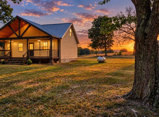 1084 U.S. 160, Caulfield, MO 65626
