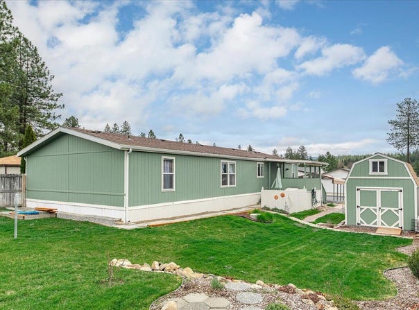 3110 E Chattaroy Rd, Chattaroy, WA 99003
