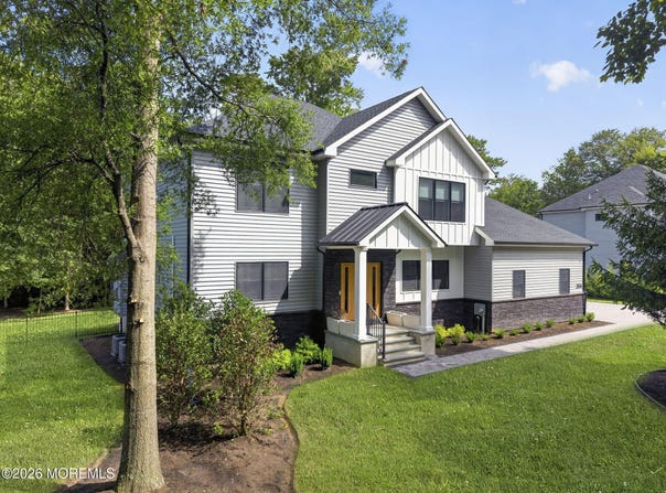 284 Middle Road, Holmdel, NJ 07733