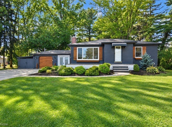 11924 Abbey Road, North Royalton, OH 44133