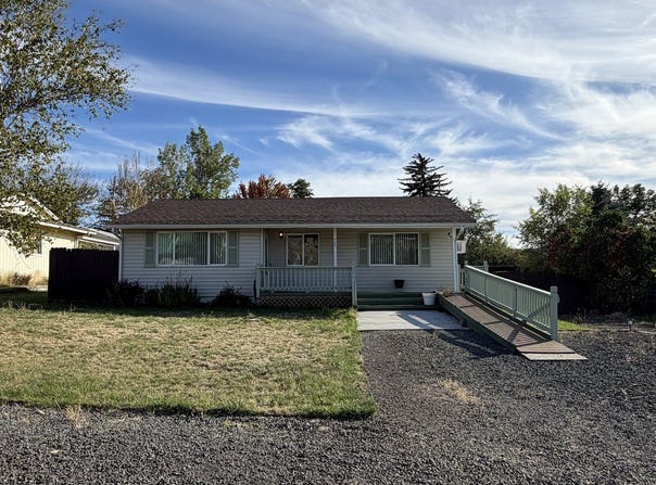 1225 B St, Fossil, OR 97830