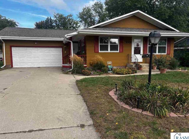 1029 Willow Drive, St. Peter, MN 56082