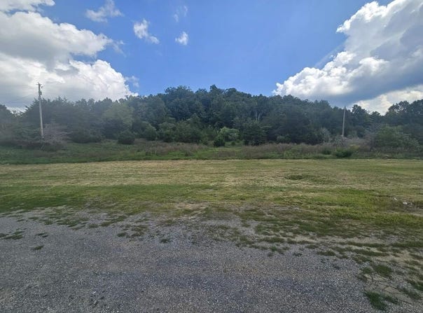 Steelsburg Hwy, Cedar Bluff, VA 24609