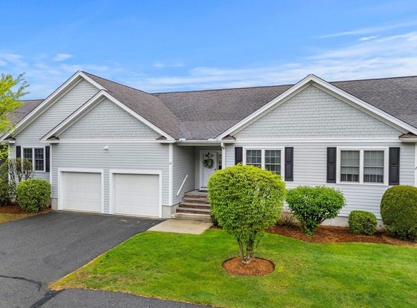 20 Russell Farm Dr, Methuen, MA 01844