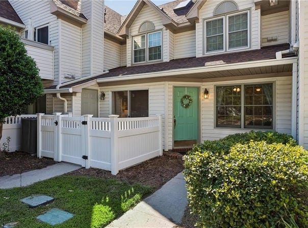1 Tamarisk Quay, Hampton, VA 23666