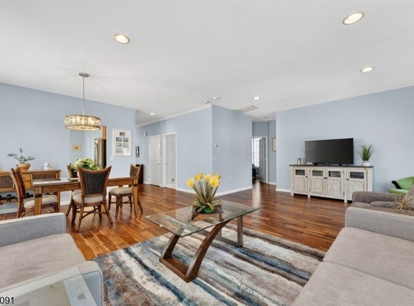 32 Benjamin St, Franklin Twp., NJ 08873-7260