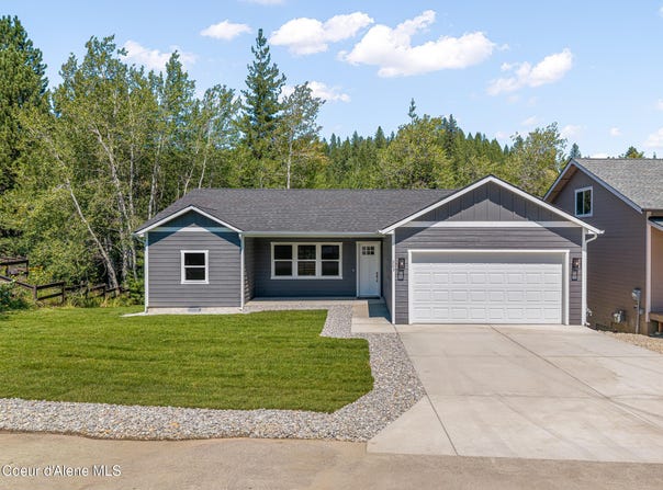 203 Palomino Ct, Pinehurst, ID 83850