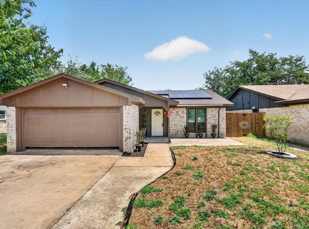 624 Hallvale Drive, White Settlement, TX 76108