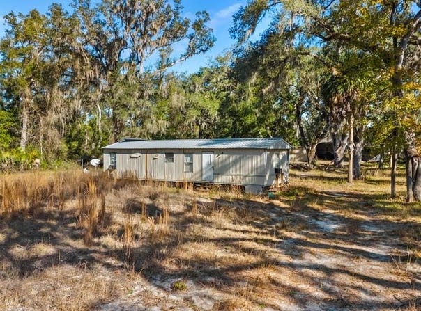 225 NE 544th St, Old Town, FL 32680