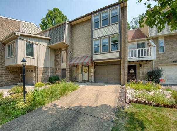 246 Timber Dr, Trafford, PA 15085