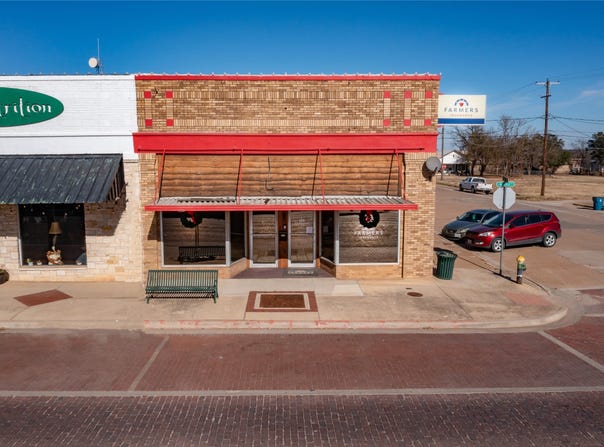 132 E Walker Street, Breckenridge, TX 76424