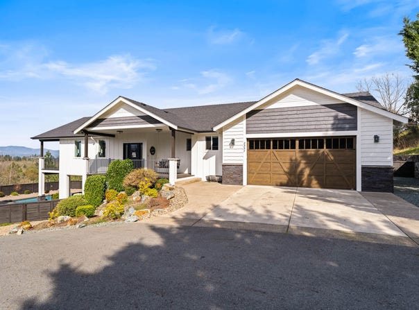 2357 Robertson Crest, Grants Pass, OR 97527