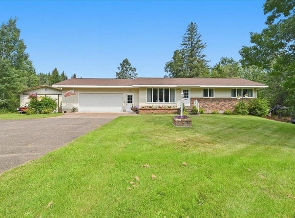 25 N Cloquet Rd E, Esko, MN 55733