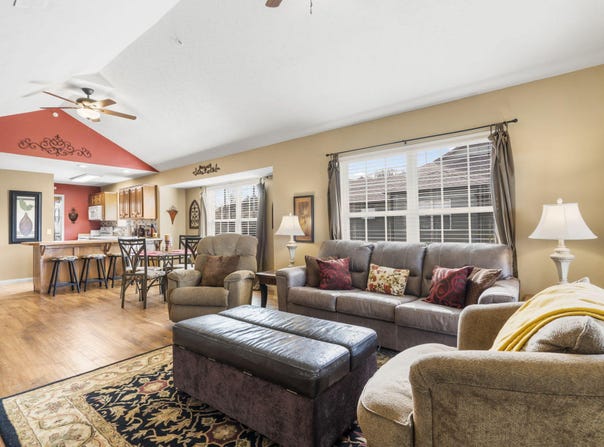 5 Bermuda Drive, Branson West, MO 65737