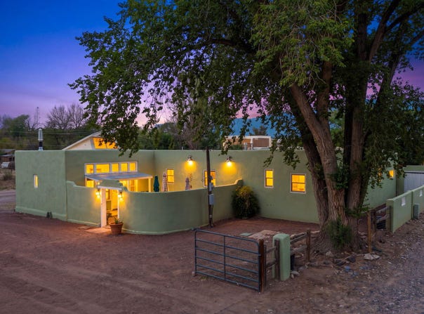 125 Walden Road, Corrales, NM 87048