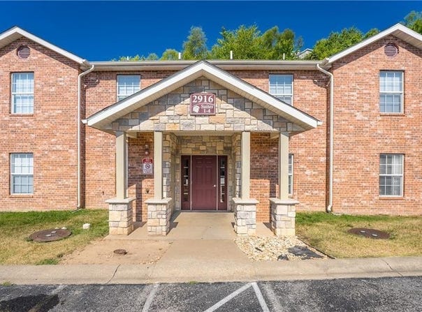 2916 Vinyards Parkway, Branson, MO 65616