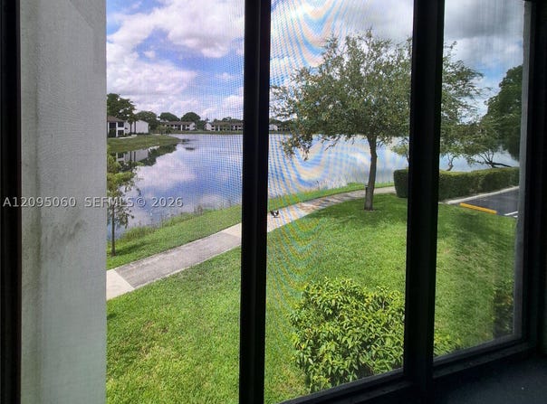 210 Lake Pointe Dr, Oakland Park, FL 33309