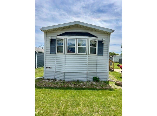 64 Birch Drive, Sandwich, IL 60548