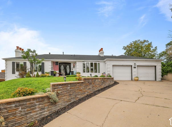 671 E CHELSEA DR S, Bountiful, UT 84010