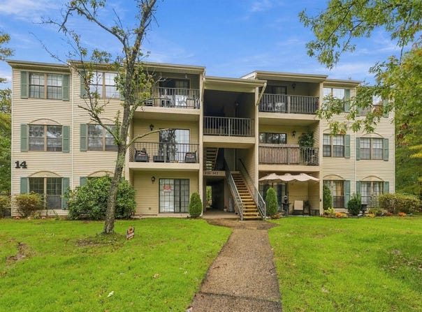 142 Sussex Pl, Galloway Township, NJ 08205