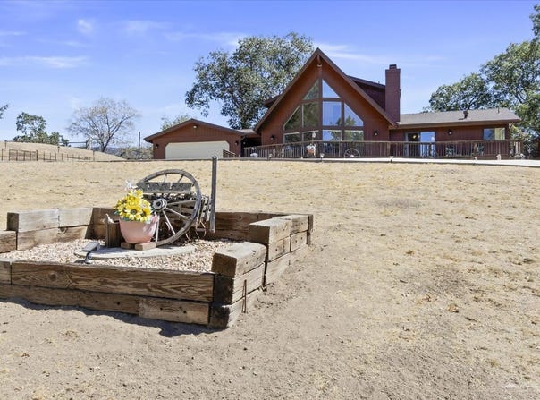 30341 Pinedale Drive, Tehachapi, CA 93561