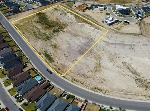 11082 Cavatina Dr., Laredo, TX 78045-0000