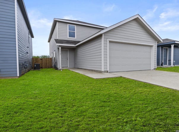 12907 Kathleen St, St Hedwig, TX 78152