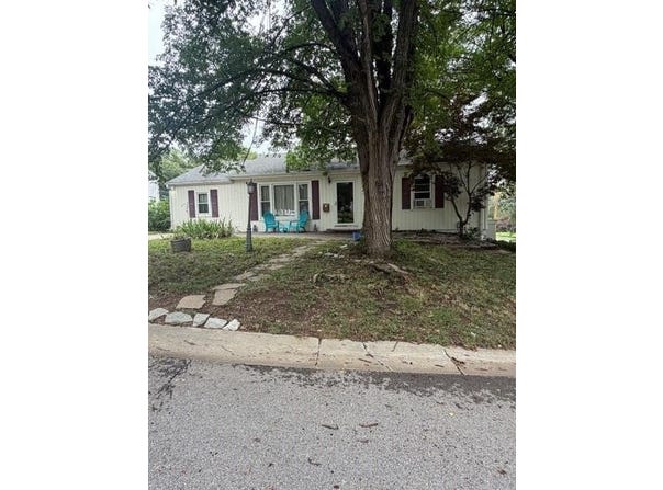 2701 Southeast Trail, St Joseph, MO 64506