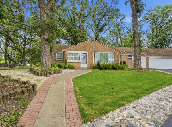 37W961 Bowes Road, Elgin, IL 60124