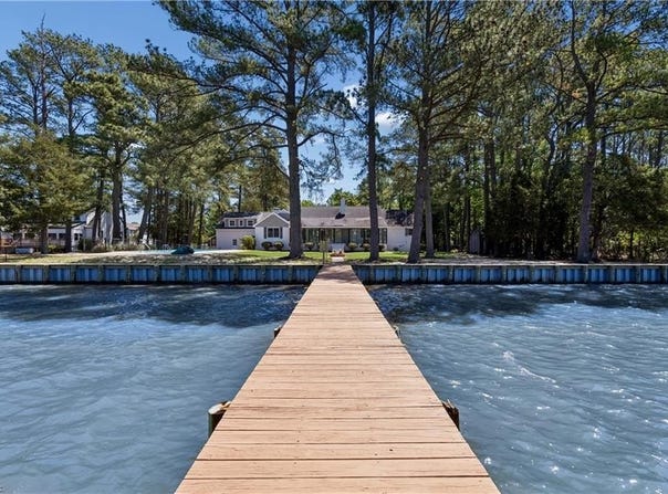 16 Pine Lane, Hampton, VA 23664
