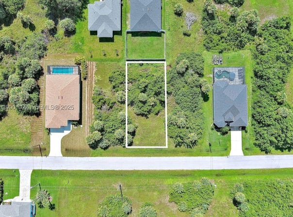 148 Spring Dr, FL 33947