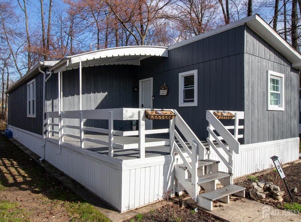 21 Keats Road, North Brunswick, NJ 08902