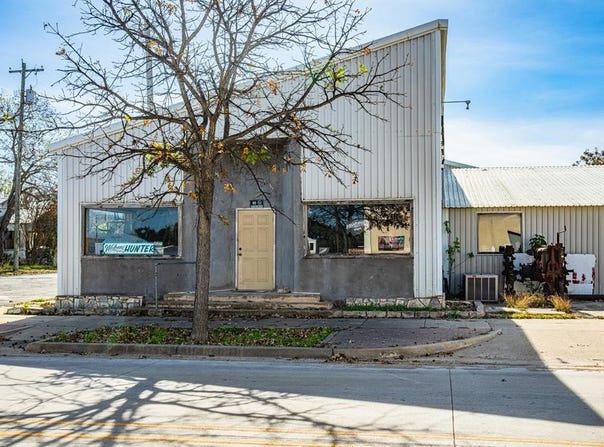 301 W Main St, Rocksprings, TX 78880
