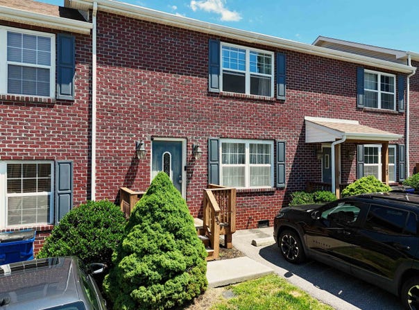 150 Hunters Ridge Lane NW, Christiansburg, VA 24073