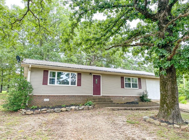 145 Pinecrest Hill Rd, Evening Shade, AR 72532