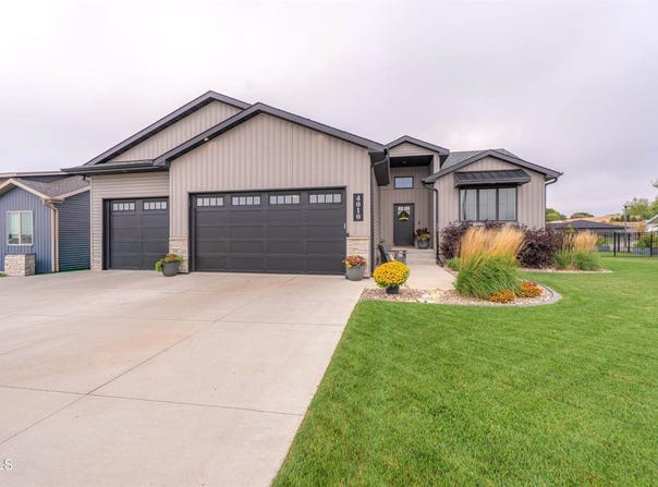 4010 Silver Boulevard, Bismarck, ND 58503
