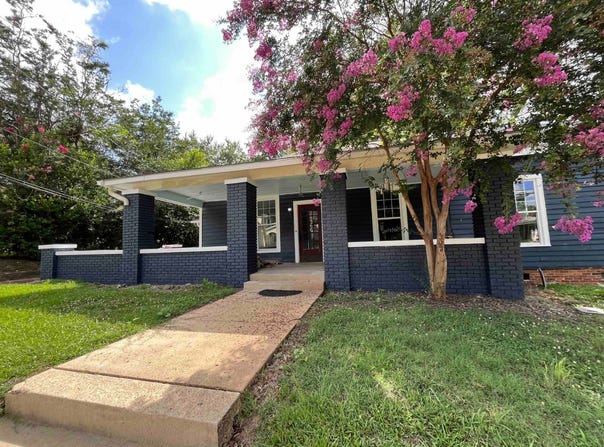 309 N Huntington St, Kosciusko, MS 39090