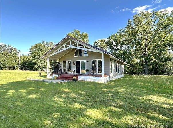 31456 Greenberg Drive, Edwards, MO 65326