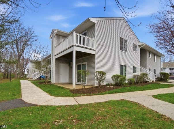 66 Mountain Ct, Bedminster Twp., NJ 07921-1520