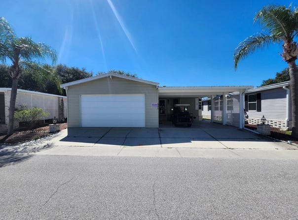 10825 El Toro Dr, Riverview, FL 33569
