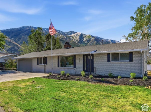 810 E MAPLE St, Mapleton, UT 84664