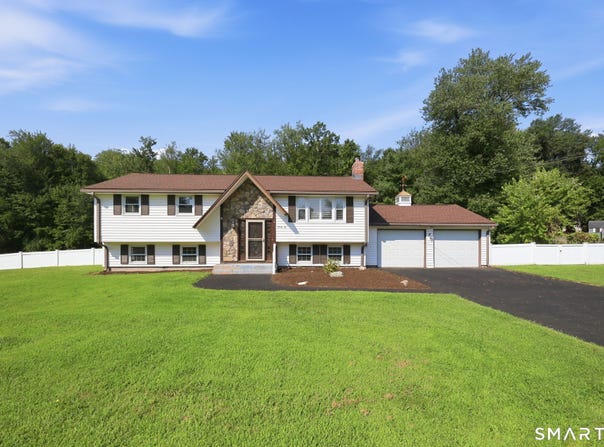 22 Geraldine Drive, Ellington, CT 06029