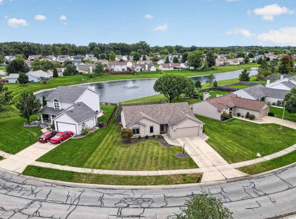 1328 Oak Bay Run, Fort Wayne, IN 46825-6545
