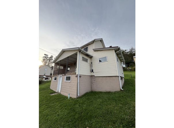 745 Wood Ct, South Fork, PA 15956