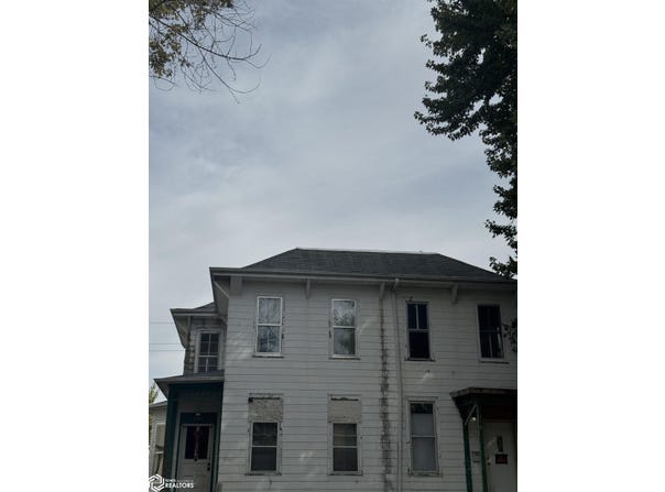 518 S Central Avenue, Burlington, IA 52601