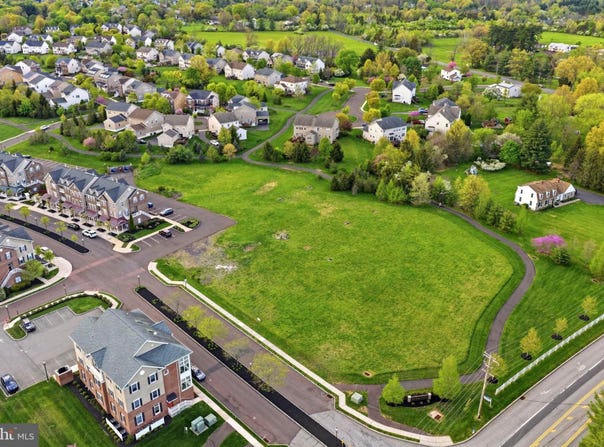 ASHLAND Drive, SKIPPACK, PA 19474