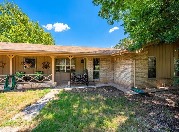 112 W Deerfield, Ingram, TX 78025