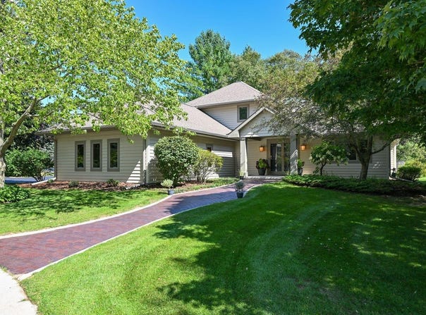 960 Woodlake Rd, Kohler, WI 53044