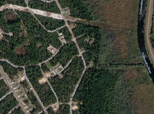 SE SEQUOIA Loop, OCKLAWAHA, FL 32179