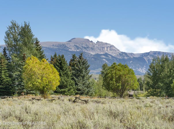 7555 N ROBERTA Drive, Jackson, WY 83001
